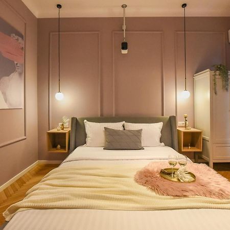 Modern Stay - Central Studios With Wall Projector Near Radisson Бухарест Экстерьер фото