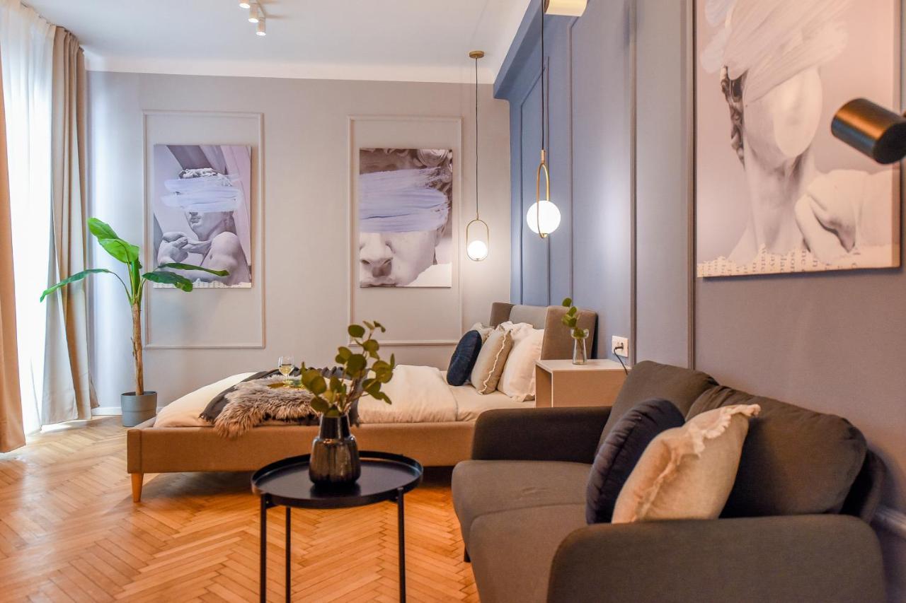 Modern Stay - Central Studios With Wall Projector Near Radisson Бухарест Экстерьер фото